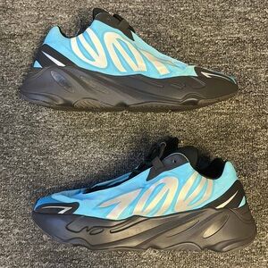 Yeezy Boost 700 MNVN ‘Bright Cyan’ Size 9